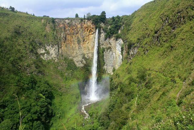 belajar 25 Tempat Wisata di Sumatera Utara Yang Menarik