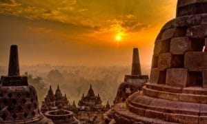 Candi Borobudur 300x180 10 Tempat Wisata di Yogyakarta yang Wajib Dikunjungi