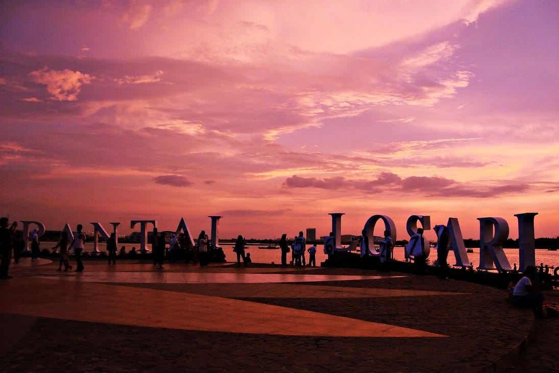 Wisata Makassar Pantai Losari Aneka Tempat Wisata