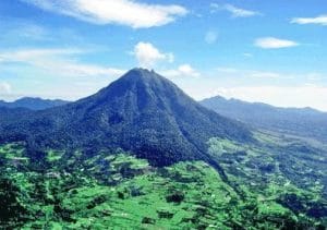 Taman Nasional Gunung Leuser 300x211 25 Tempat Wisata di Sumatera Utara Yang Menarik