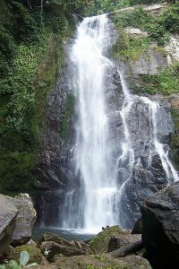 Air Terjun Tiga Tingkat 200x300 10 Tempat Wisata di Padang yang Wajib Dikunjungi