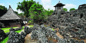Tempat Wisata Cirebon - Taman Sari Gua Sunyaragi