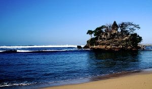 Tempat Wisata di Malang - Pantai Balekambang