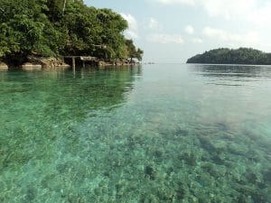 Pulau Rubiah 300x225 10 Tempat Wisata di Aceh yang Wajib Dikunjungi