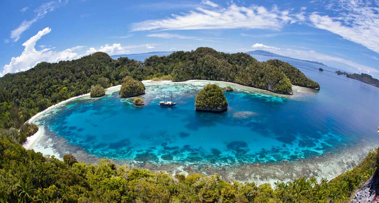 10 Tempat Wisata Alam di Indonesia yang Wajib Dikunjungi