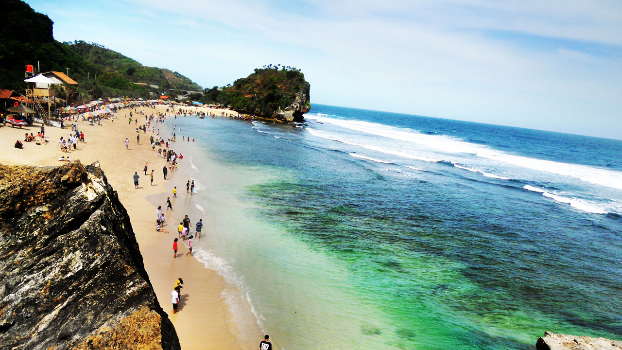 10 Pantai di Gunungkidul, Jogja yang Wajib Dikunjungi