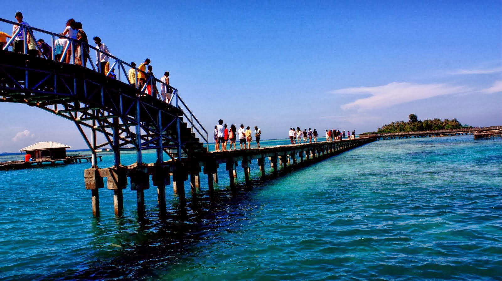 10 Tempat Wisata Pantai di Jakarta dan Sekitarnya yang