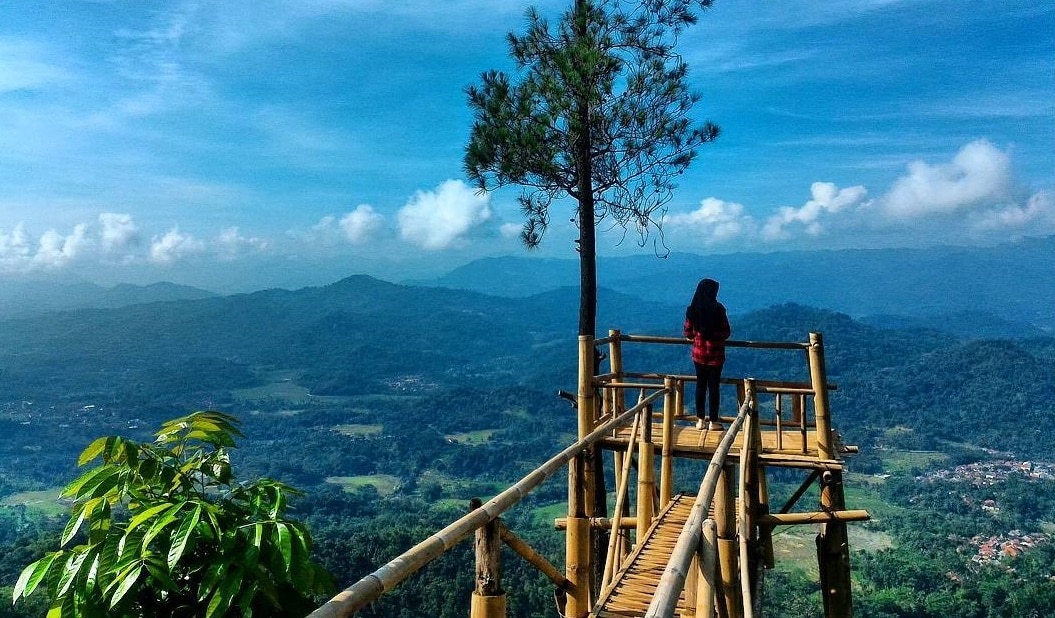 15 Tempat Wisata di Jawa Barat yang Wajib Dikunjungi
