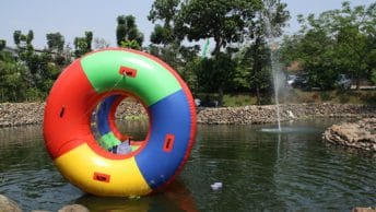 floating donut telaga arwana cibubur