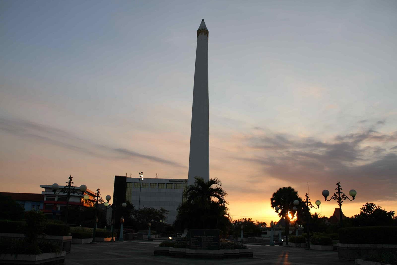Tempat Menarik Di Kota Pahlawan Surabaya Apa Kata Deny