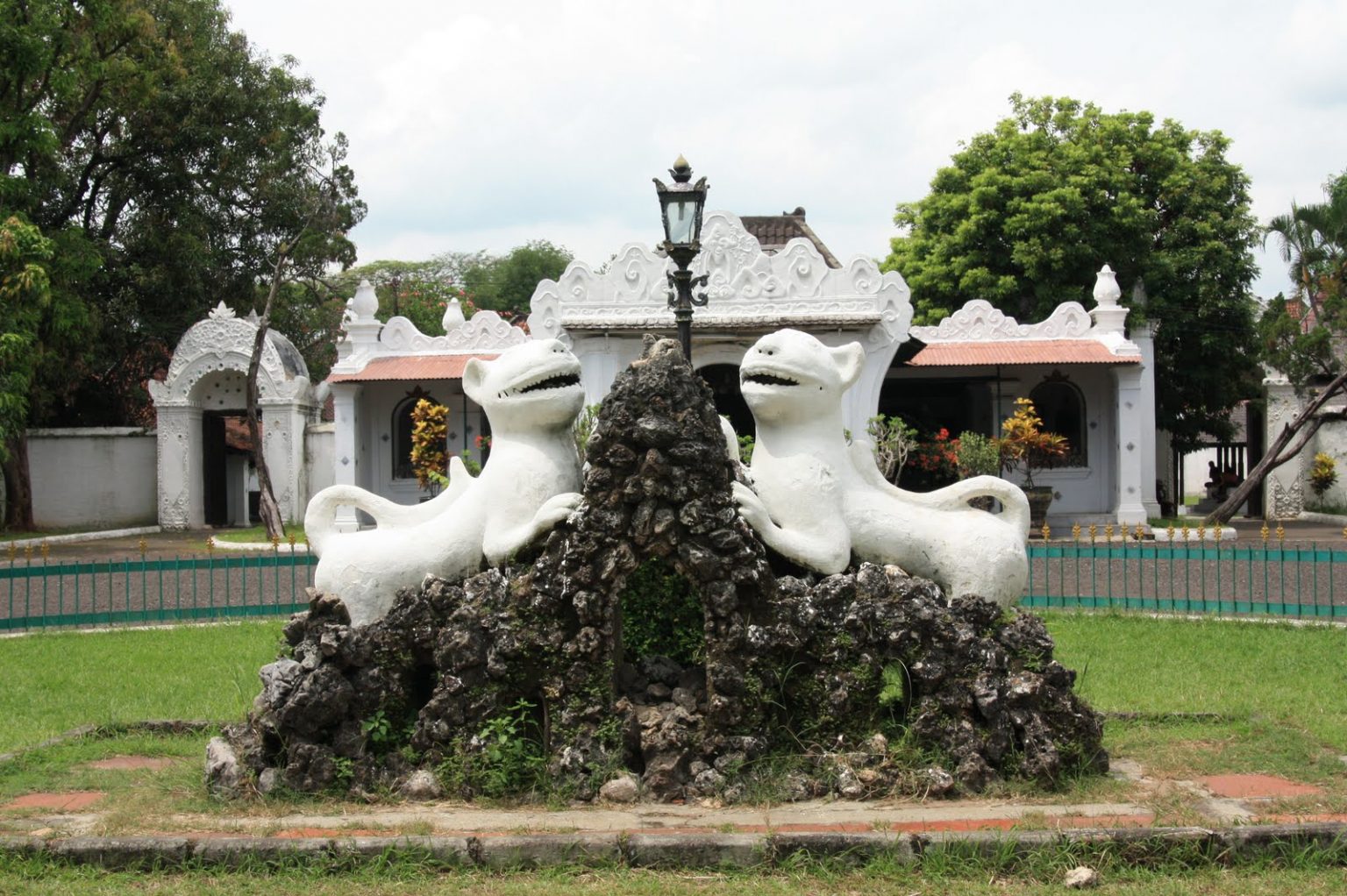 Tempat Wisata Cirebon 10 Lokasi yang Wajib Dikunjungi
