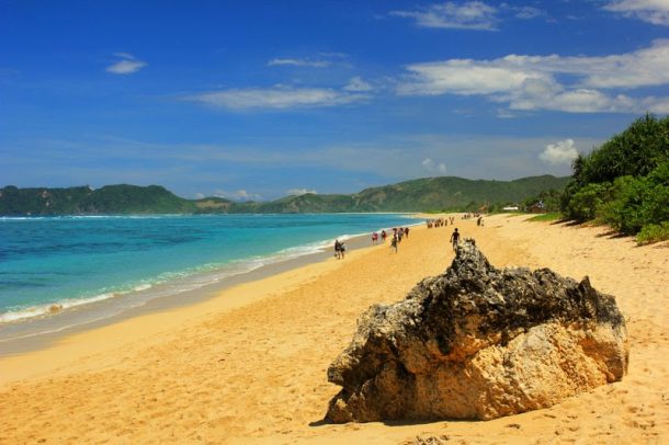 10 Pantai di Lombok yang Wajib Dikunjungi di Tahun 2021 Ini