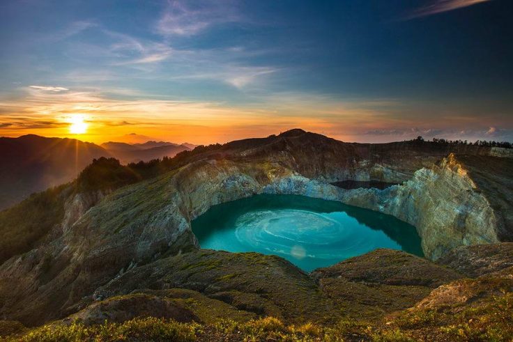 10 Gunung Terindah Di Indonesia Yang Wajib Dikunjungi