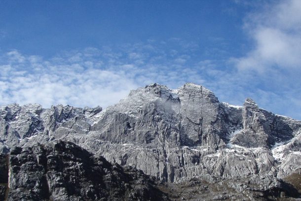 10 Gunung Terindah Di Indonesia Yang Wajib Dikunjungi