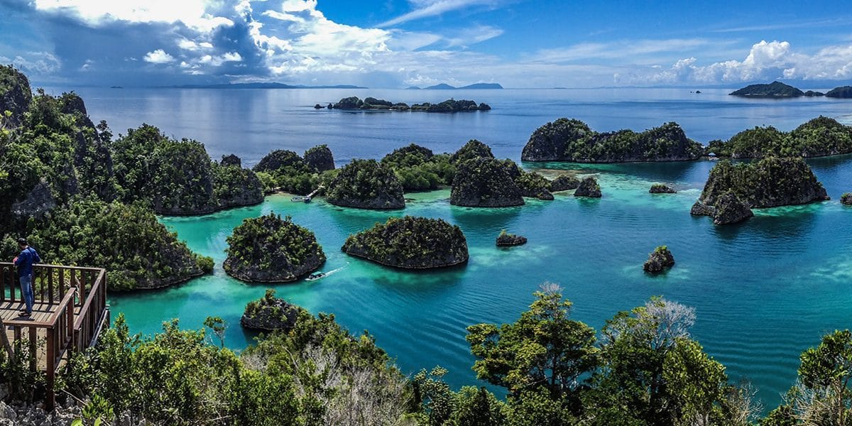 11 Tempat Wisata Terbaik Di Indonesia. Luar Negeri Kalah!