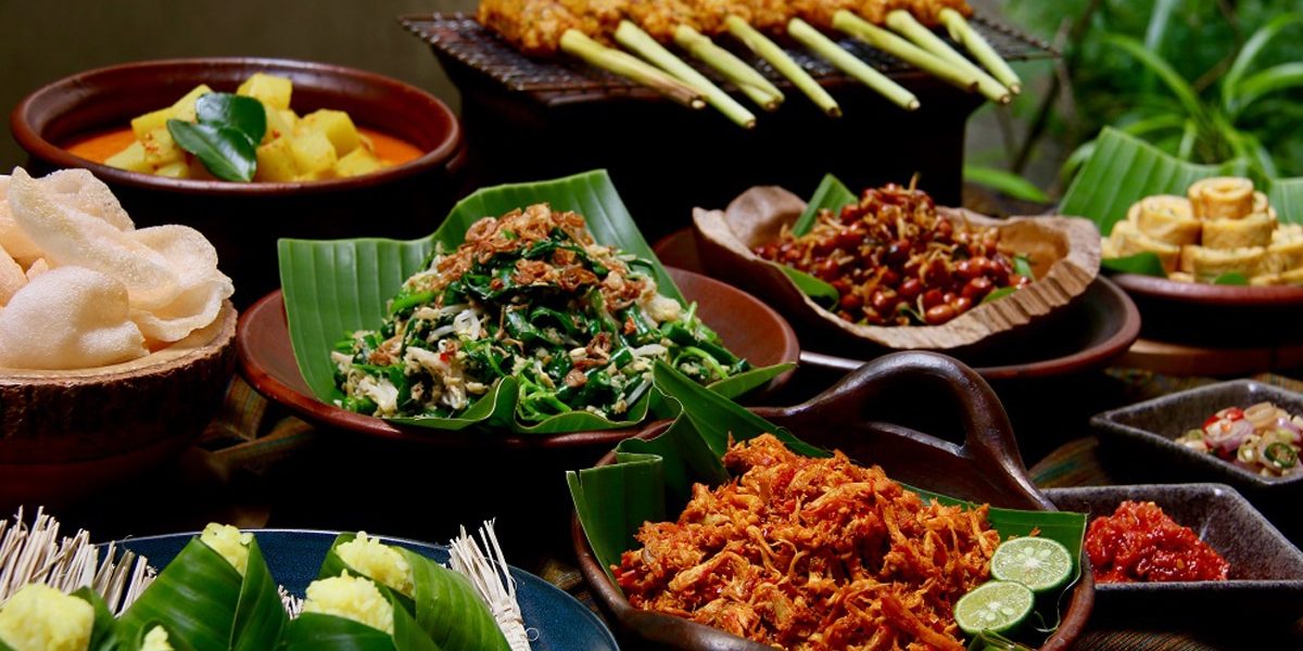 17+ Makanan Khas Bali Paling Recommended, Dijamin Nyata Lezatnya!
