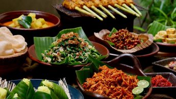 17+ Makanan Khas Bali Paling Recommended, Dijamin Nyata Lezatnya!