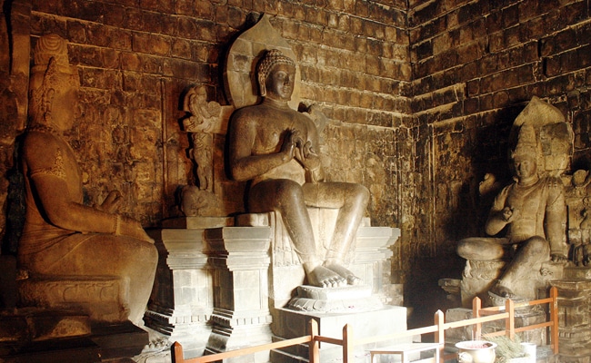 Candi Mendut arca (buddhazine)