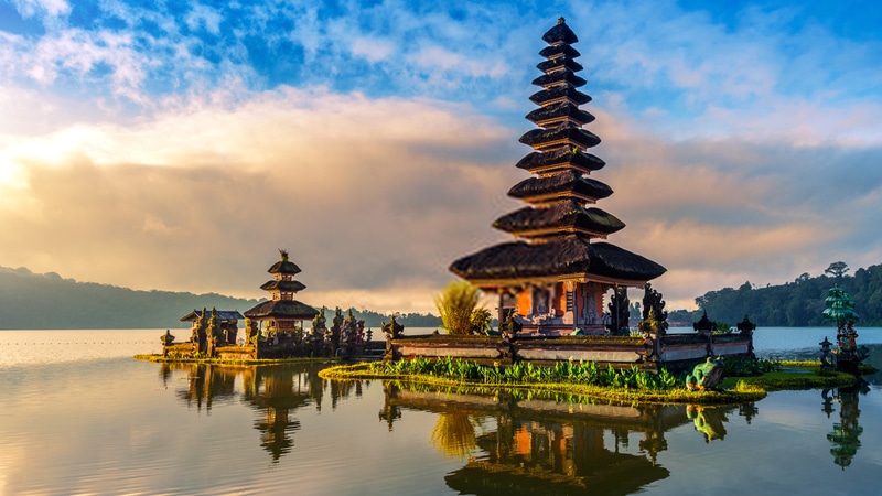 Bedugul - Danau Beratan dan Pura Ulun Danu (dreamstime)